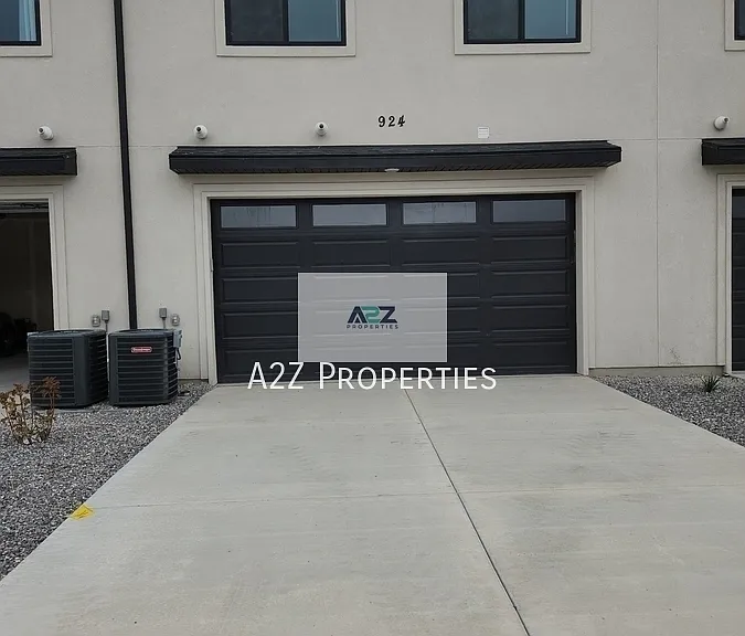 968 S 850 W — Photo 41