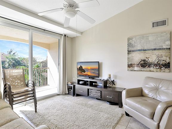 3rd image of 723 Villa Cir #723