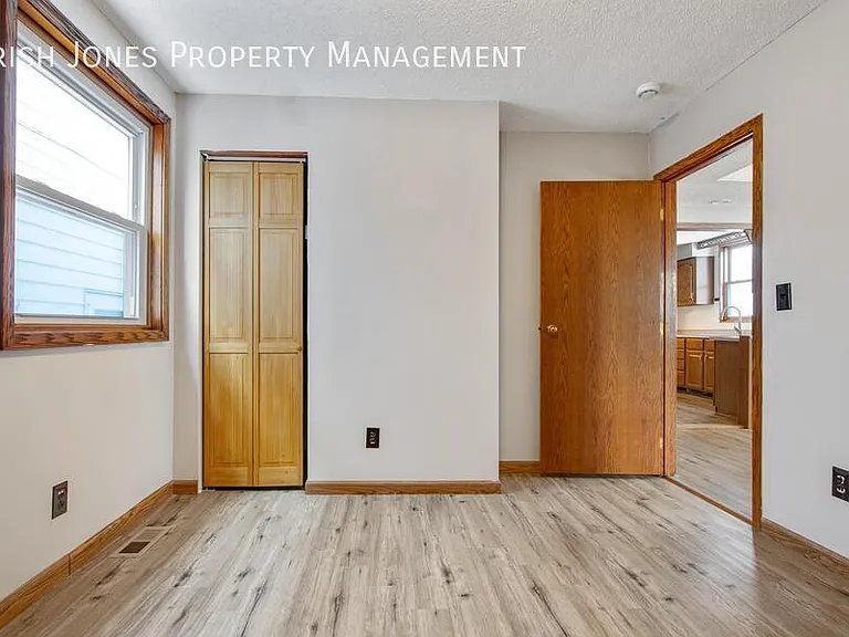 26 Bolton Pl #LOWER — Photo 17