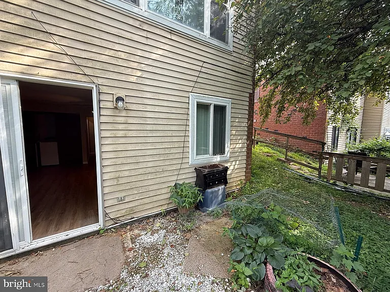 9388 Neil Rd #B — Photo 12