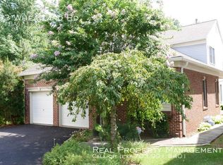 12903 Wheatland Rd, Fairfax, VA 22033