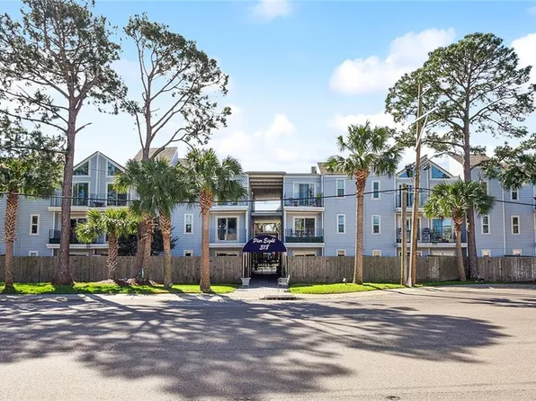 318 Lake Marina Ave APT 303, New Orleans, LA 70124