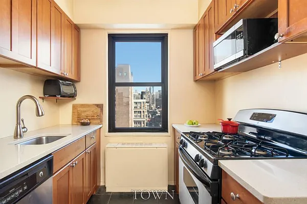 Sold by Town Residential | media 15