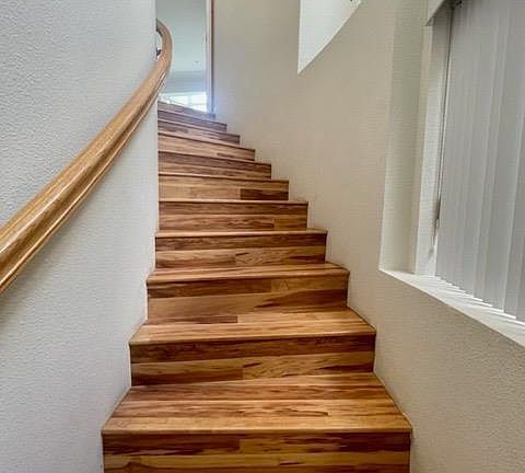4th image of 683 Bellevue Ave