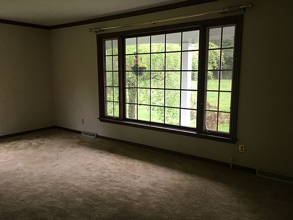 5th image of 13585 Fox Den E
