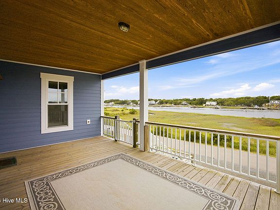 3rd image of 184 Sailfish Street