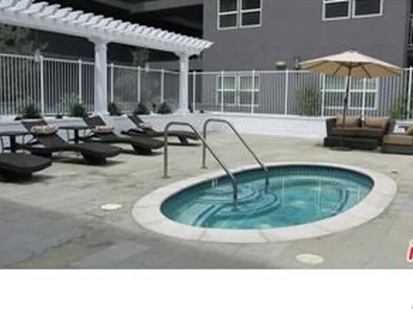 11925 Kling St APT 205, Valley Village, CA 91607
