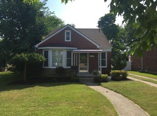 2637 Edgemont St, Trenton, MI 48183