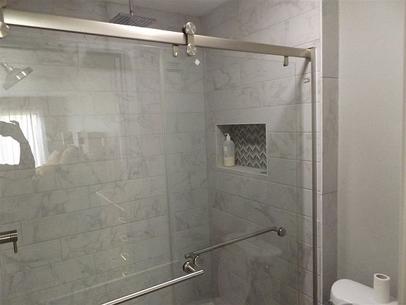 3rd image of 1444 E Torrey Pines Cir