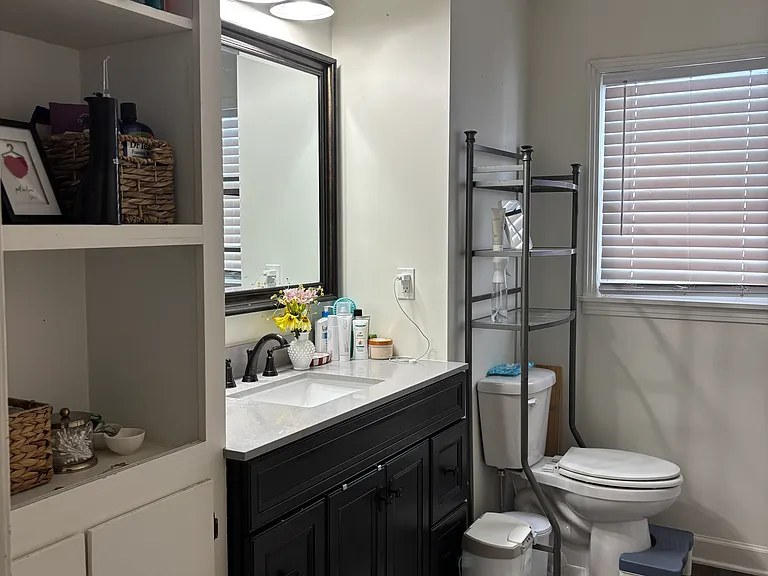 517 Whitnell Ave — Photo 3