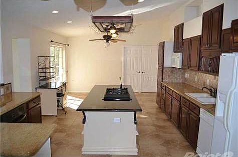3rd image of 9530 Fruitland Ave