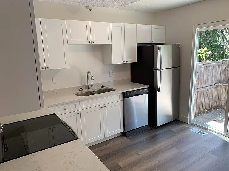 399 W 200 N — Photo 9