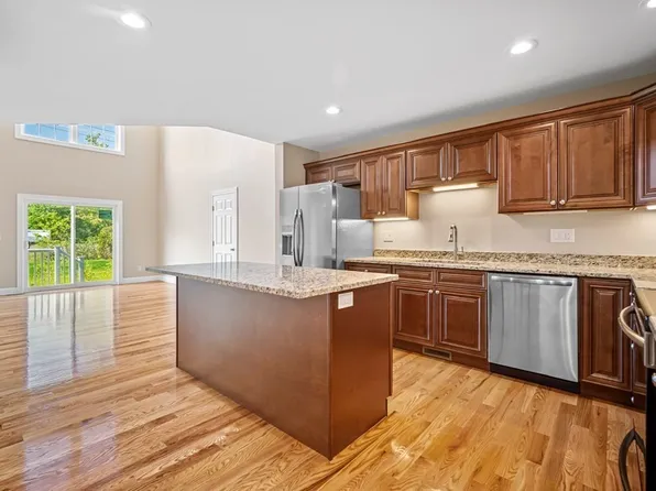 2 Sabrina Way #D, Agawam, MA 01001