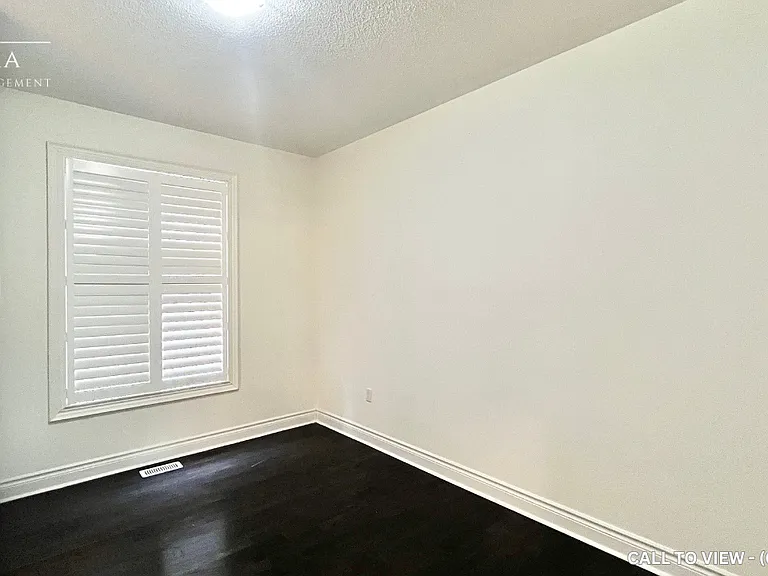 62 Bassett Cres — Photo 13