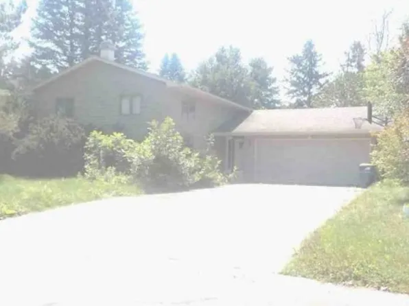 1109 Wellington Cres, Faribault, MN 55021