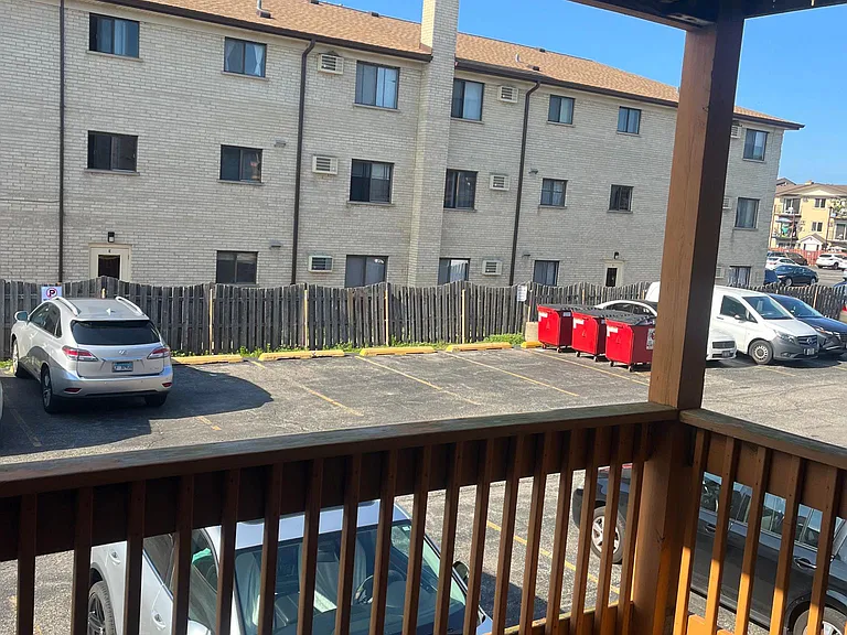 5117 N East River Rd #2E — Photo 4