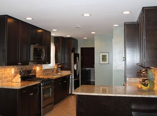 6812 Sydenstricker Rd, Springfield, VA 22152