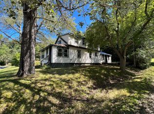 115 Prospect St, Dexter, ME 04930