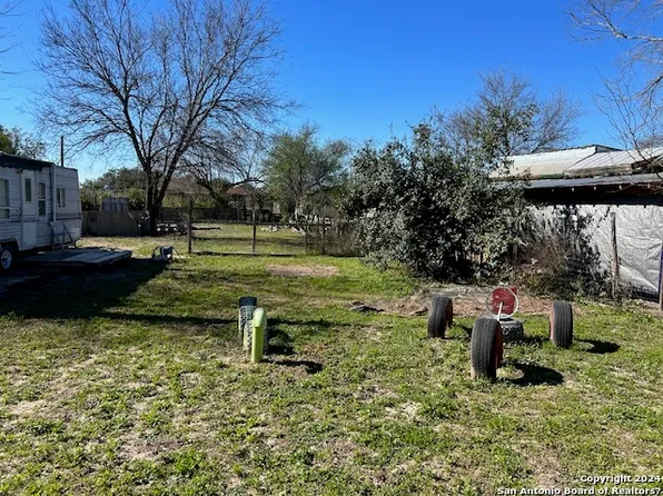 529 DOOLIE ST LOT 8, Uvalde, TX 78801