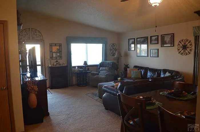 209 S Dacona Dr — Photo 7