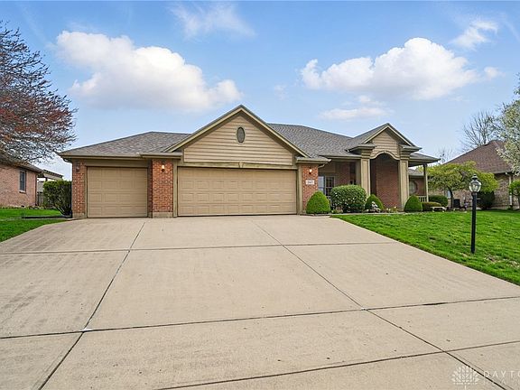 3rd image of 267 Shadowood Dr