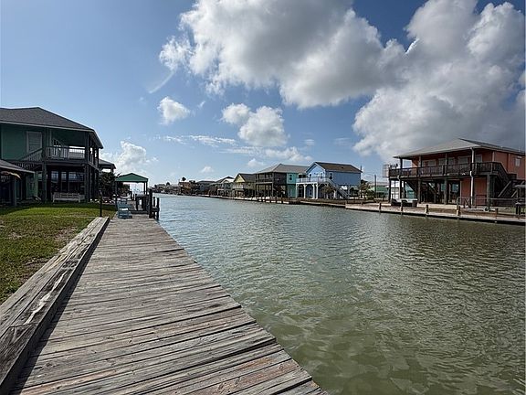 3rd image of 423 Palmetto Point Rd