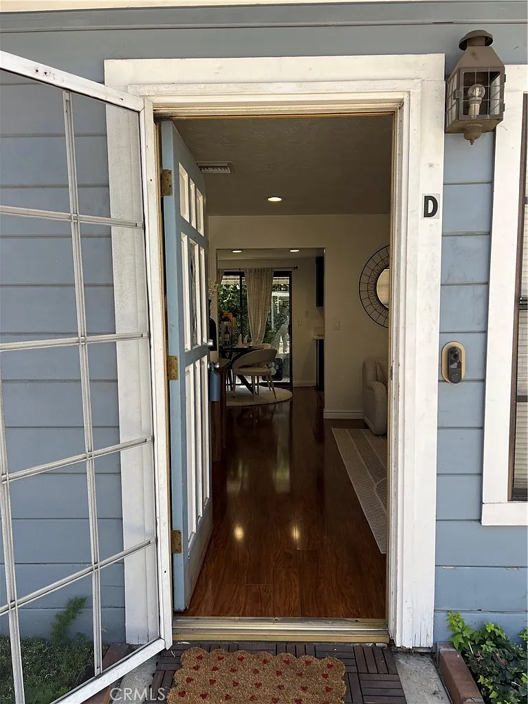 Building Photo - 205 Violet Ave #D