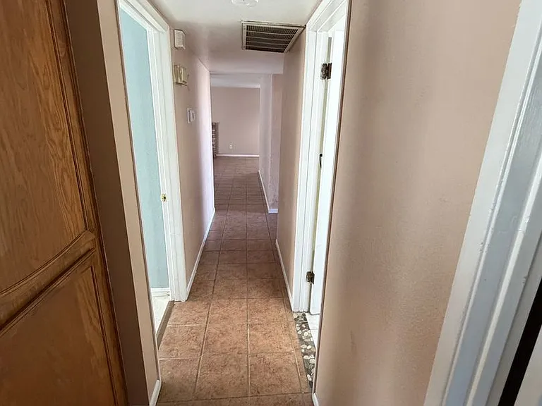 4309 Rosewall St — Photo 41