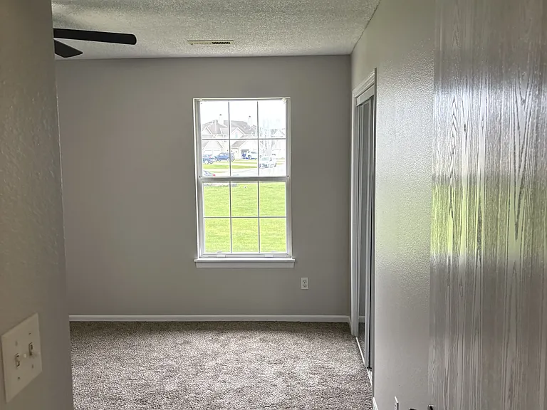 1282 NW Phelps Ct — Photo 12