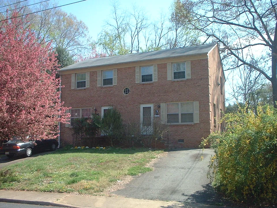310 Azalea Dr #B