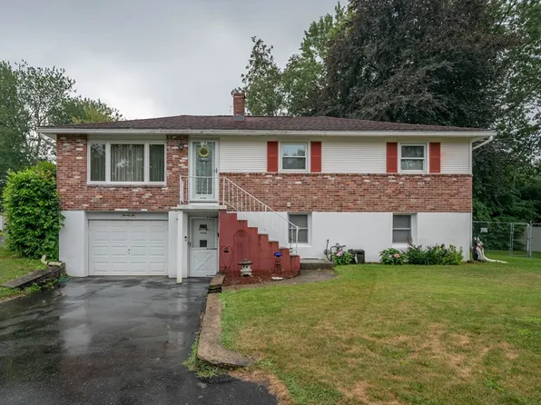 22 Naples St, Leominster, MA 01453