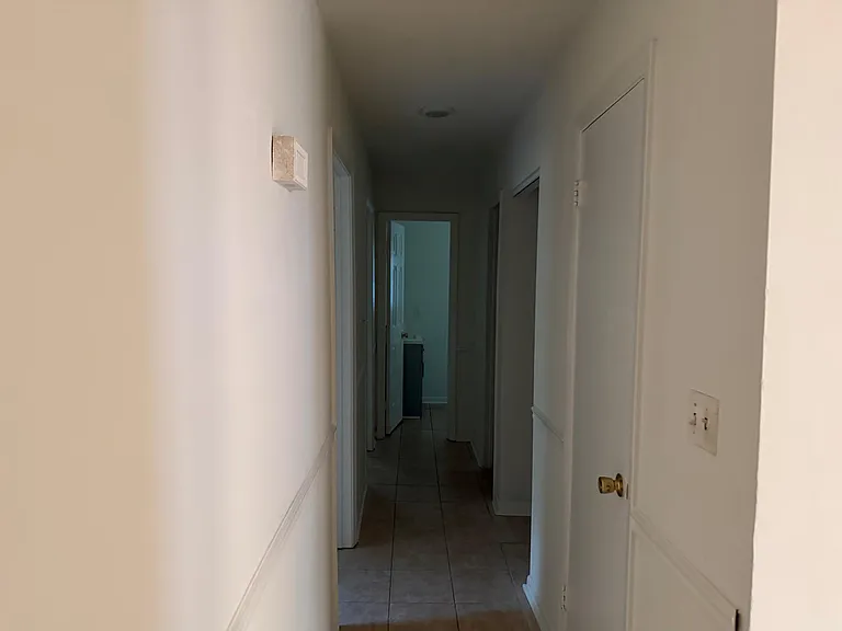 1403 Saxon Ct — Photo 6