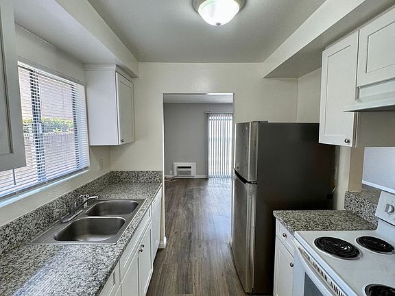 2nd image of 4321 Green Ave APT 3
