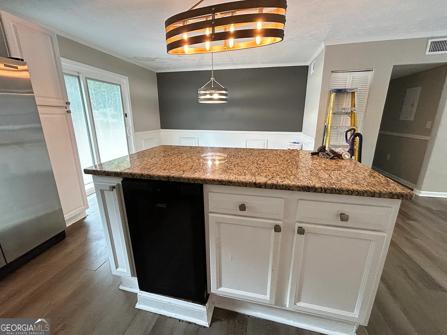 3 bed, 2.0 bath, 1389 sqft, $1,750 — Photo 4