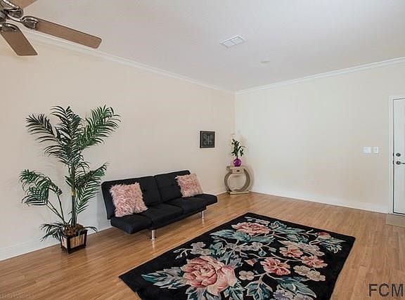 Gorgeous Spacious Living Area