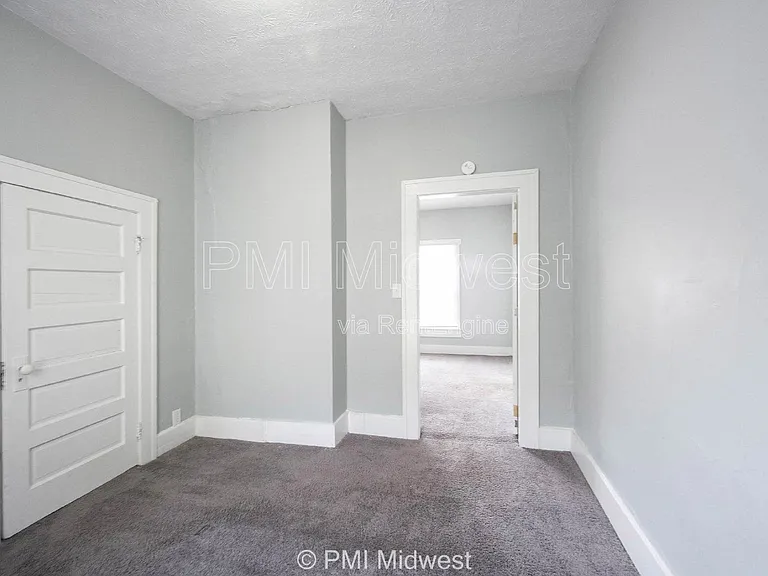 1118 King Ave — Photo 6