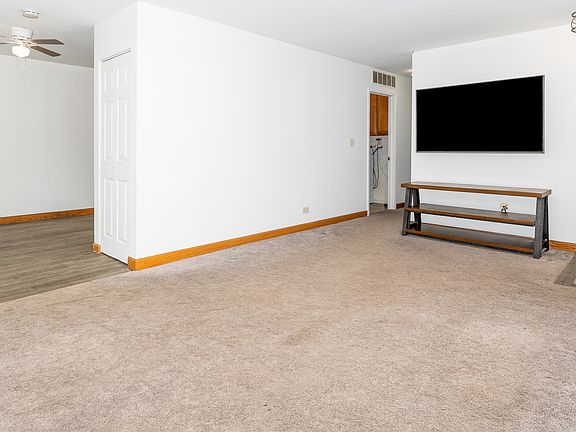 4th image of 212 Far Hills Dr