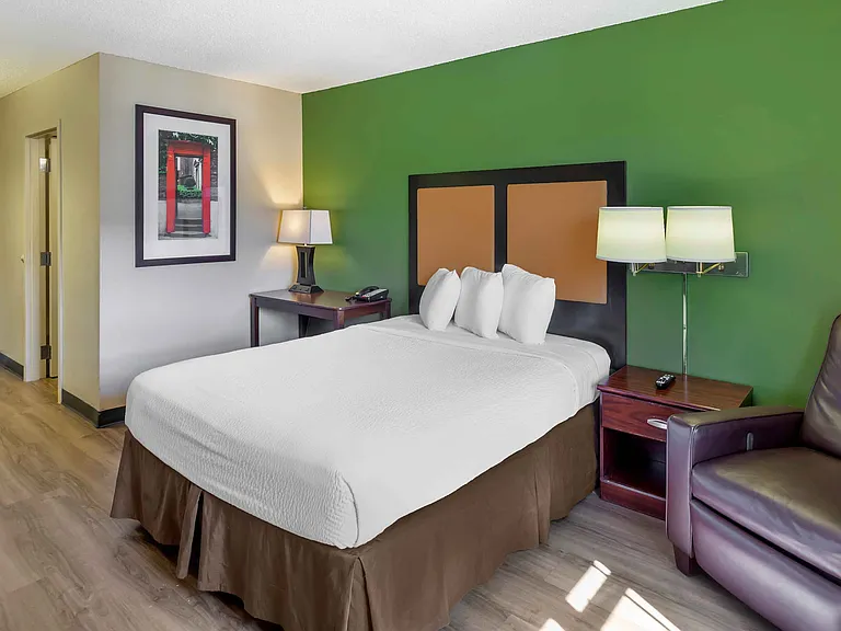Studio Suite - 1 Queen Bed