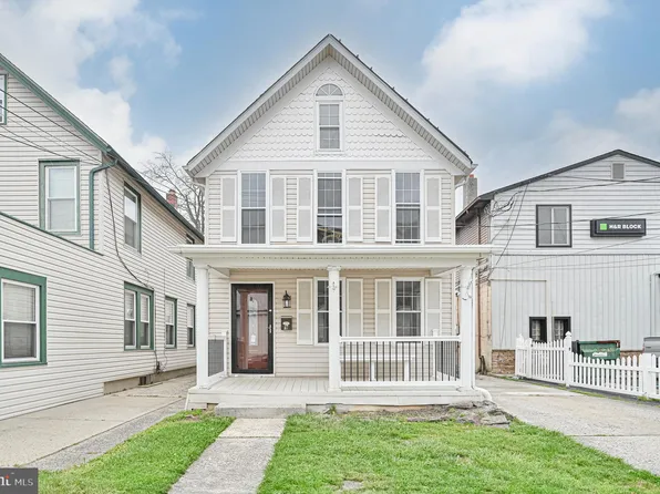 9 N 3rd St, Hammonton, NJ 08037