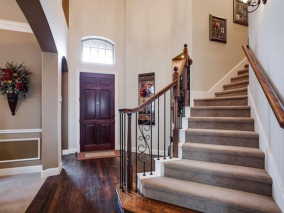 3rd image of 2817 Millington Dr