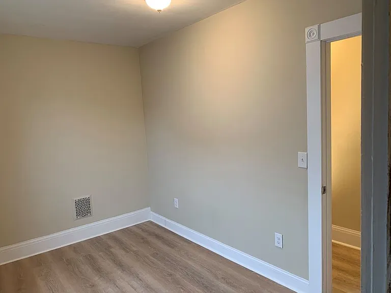 308 Whittier Ave #2 — Photo 5