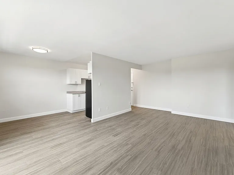 85 Willow Rd — Photo 9