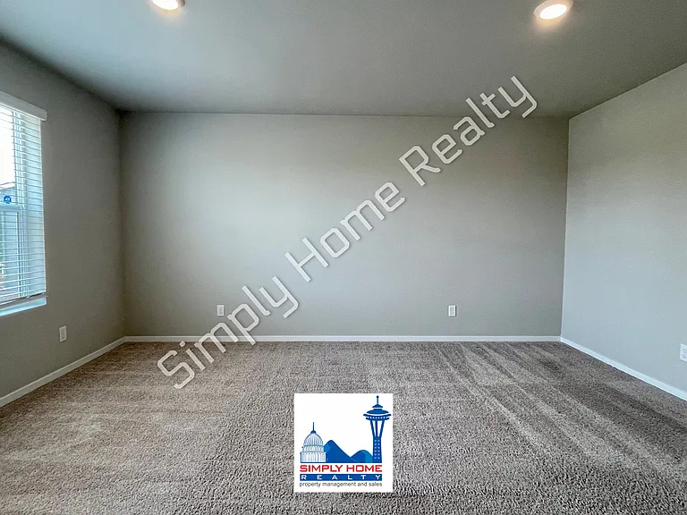 18715 Emmons Ct E — Photo 15