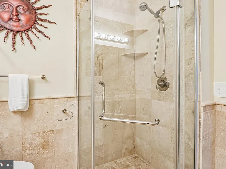 33 Hastings Ct — Photo 8