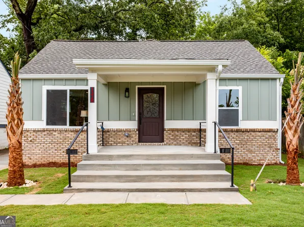 1328 Gus Thornhill Jr Dr, East Pt, GA 30344