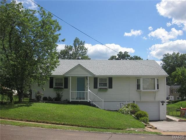 1st image of 10208 Oak Ave