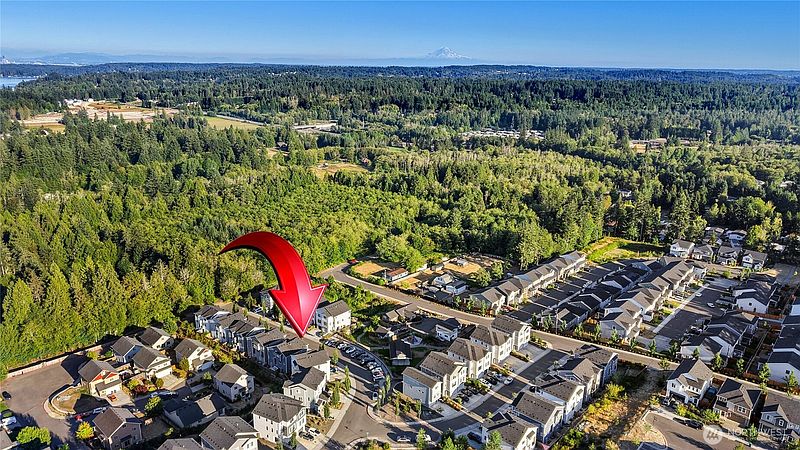 5th image of 934 NW Highgarden Drive