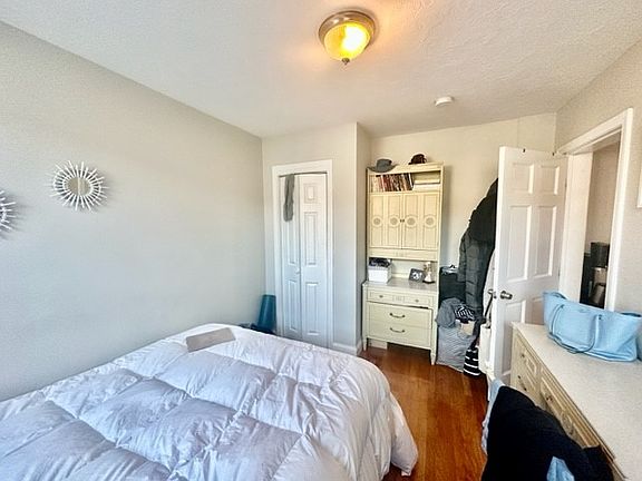 5th image of 220 Hanover St APT 1