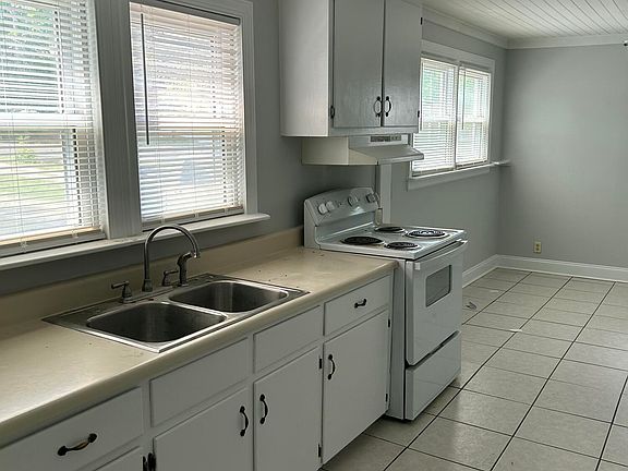 4th image of 1108 Horton Rd