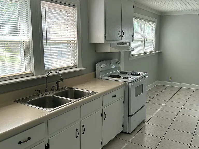 1108 Horton Rd — Photo 4